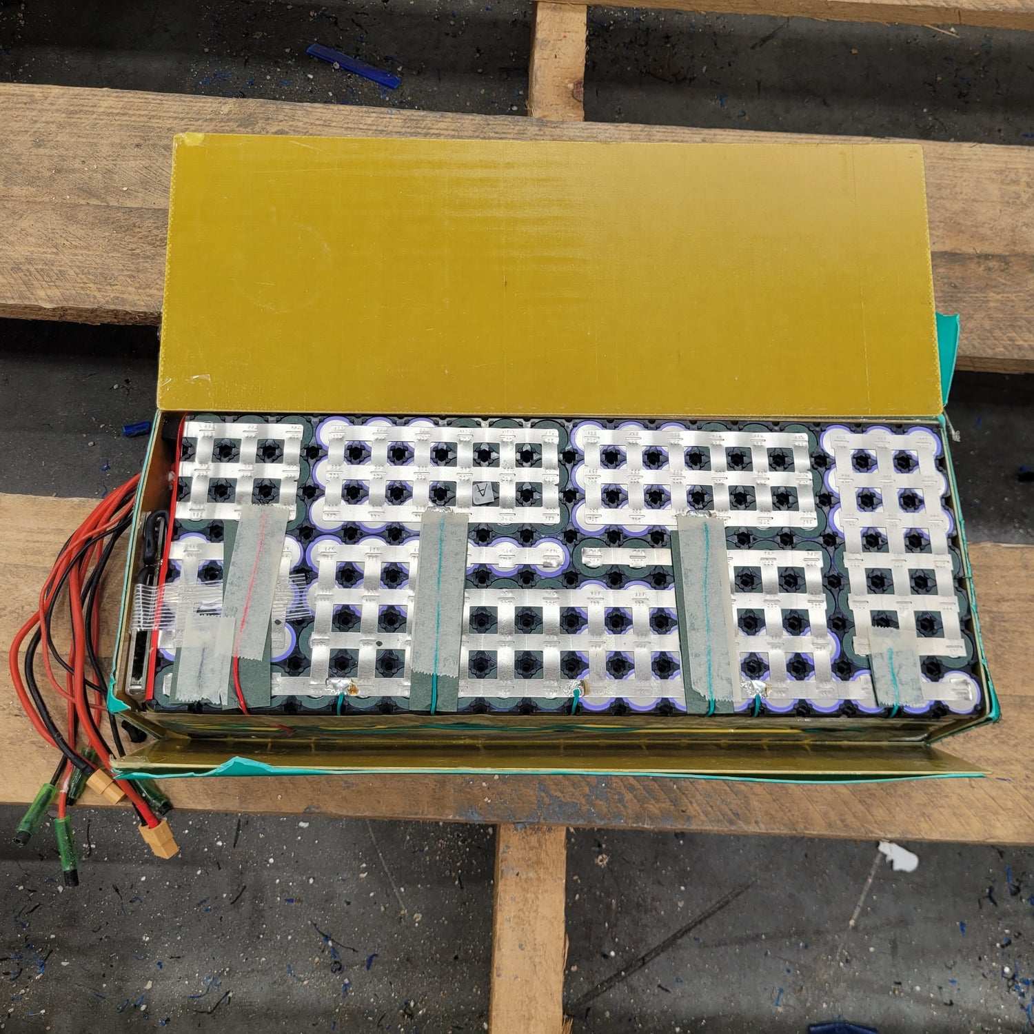 LITHIUM BATTERIES: NEW OLD STOCK and COMMERCIAL OVER STOCK