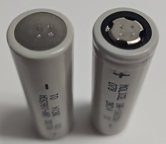 Molicel P26A Positive & Negitve Terminal Close Up